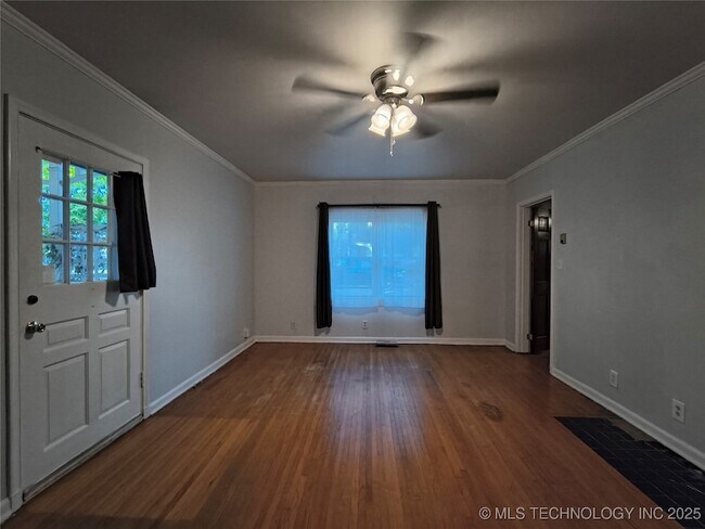 Building Photo - 3530 E 23rd St