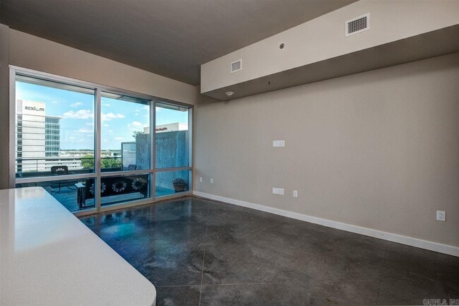 Building Photo - 315 S Rock St