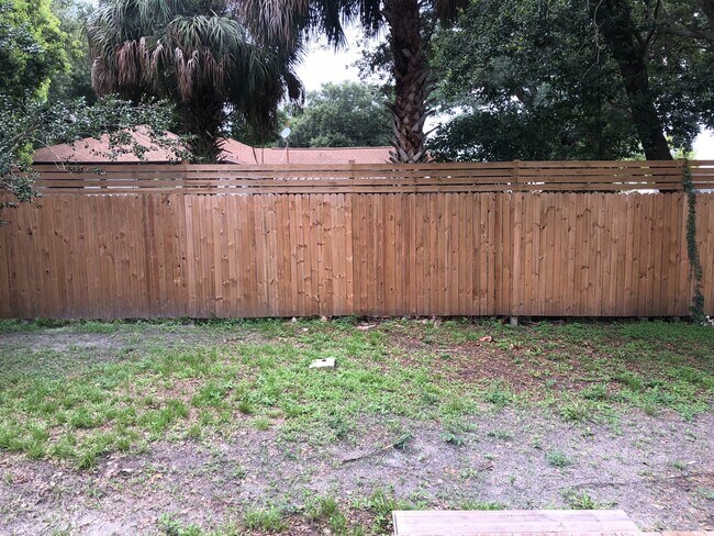 Building Photo - Large Old West Tampa Home