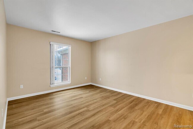 Building Photo - 8208 Chesapeake Cir