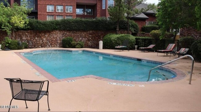 Building Photo - 31 Stratford Hall Cir