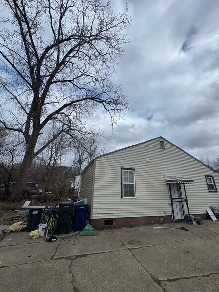 Building Photo - 628 W Home Ave
