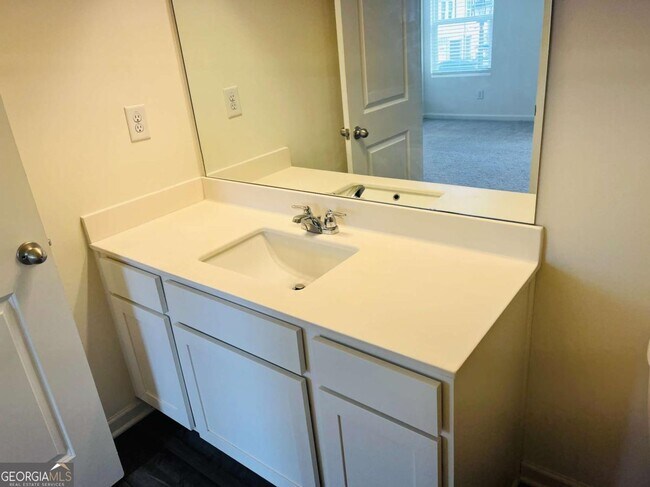 Building Photo - 404 Union Station St