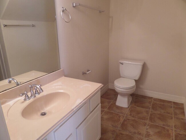 Building Photo - 3710 Sherwood Ln