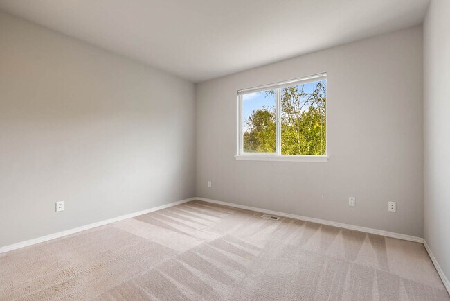 Building Photo - 14213 26th Ave W