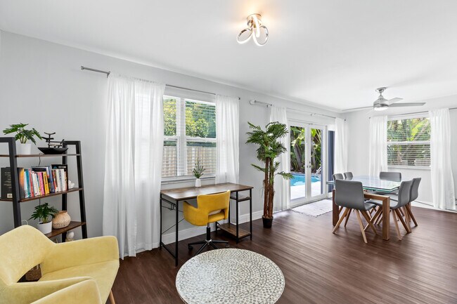 Building Photo - 1800 NE 28th Ave