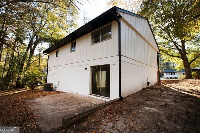 Building Photo - 2879 Tiffany Dr SW