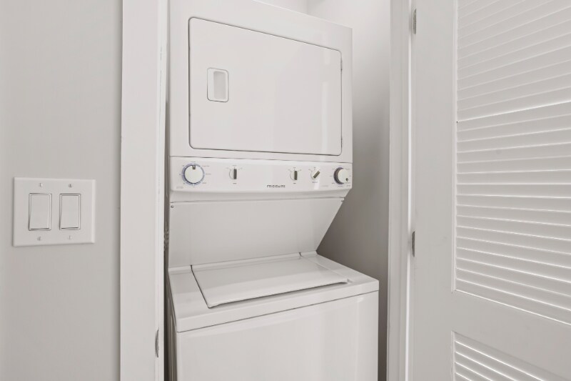 Building Photo - 760 W Adams St