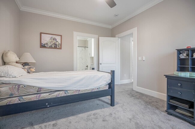 Building Photo - 4701 Inker St