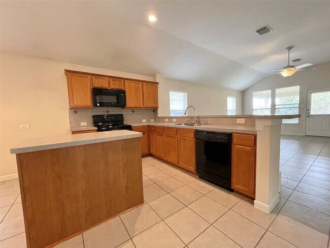 Building Photo - 910 Pickett Hill Ln
