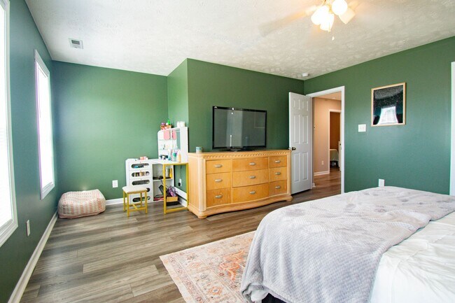 Building Photo - 4918 Yorkchester Dr