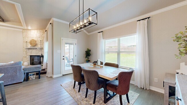 Building Photo - SOLAR PANEL 4 BEDROOM HOME  IN HERITAGE OAKS!