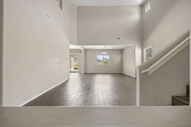 Building Photo - Beautiful 3 Bedroom with Den Home in Sagua...