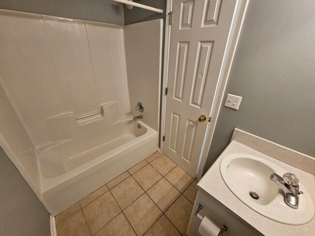 Building Photo - 129 Noblat Dr