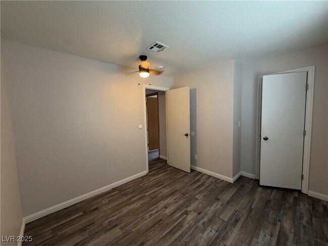 Building Photo - 516 Inness Ave