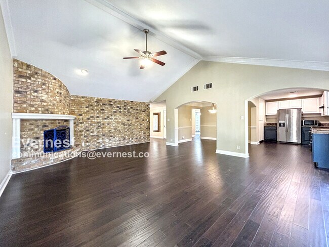 Building Photo - 2701 Deeringhill Dr