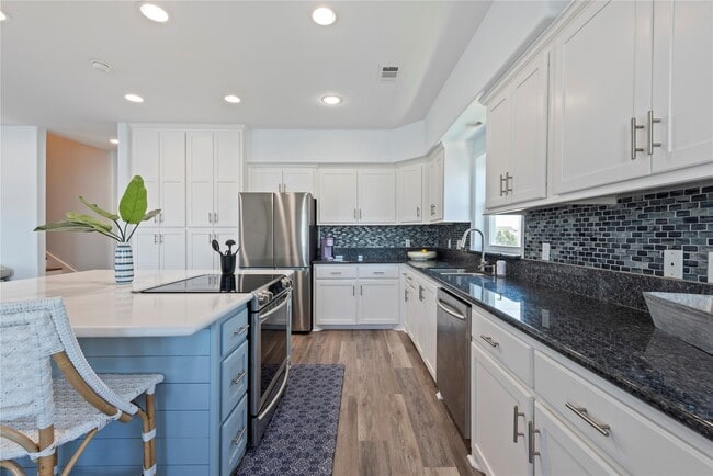 Building Photo - 1640 Windsong Way