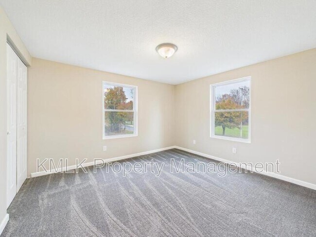 Building Photo - 9042 Maple Grove Rd