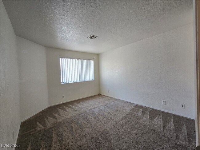 Building Photo - 5030 S Rainbow Blvd