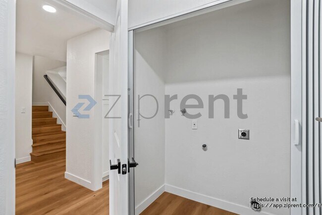 Building Photo - 1260 Sierra Village Pl