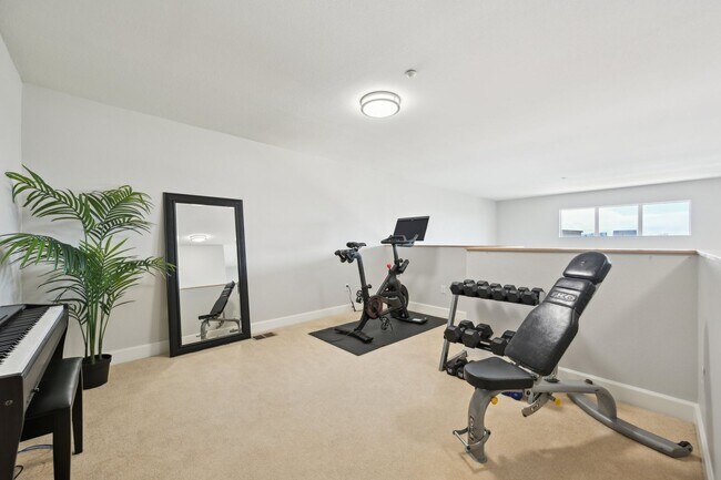 Building Photo - 5677 S Park Pl