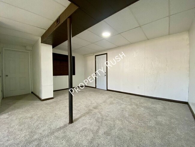 Building Photo - 922 Delores Dr