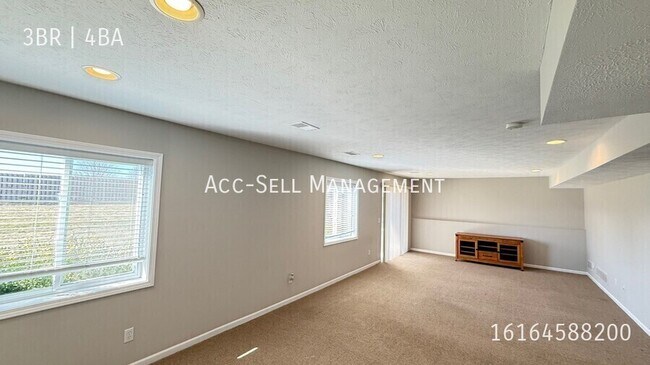 Building Photo - 2125 Orchard Ridge Dr NW