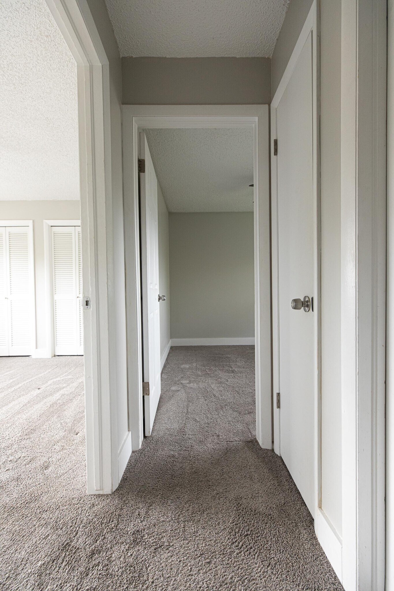 Building Photo - 905 N Mercer St