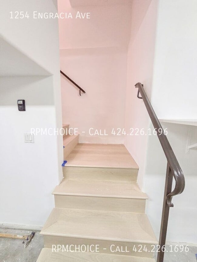 Building Photo - 1254 Engracia Ave