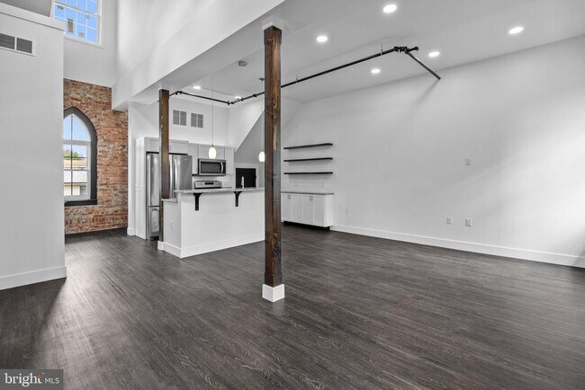 Building Photo - 819 Blooming Glen Rd