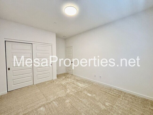 Building Photo - 7031 Aloe Ln