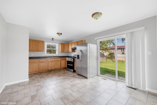 Building Photo - 17861 Princeton Ln