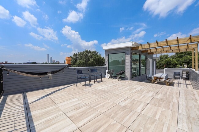 Building Photo - 157 Sherman Ave