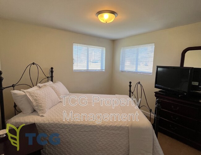 Building Photo - 1444 State Street