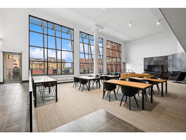 Building Photo - 404 N Washington Ave