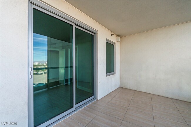 Building Photo - 222 Karen Ave