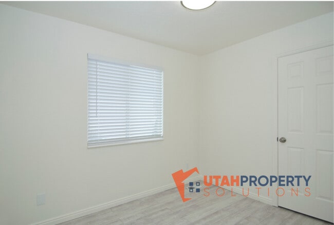 Building Photo - 7708 N Wyatt Earp Ave