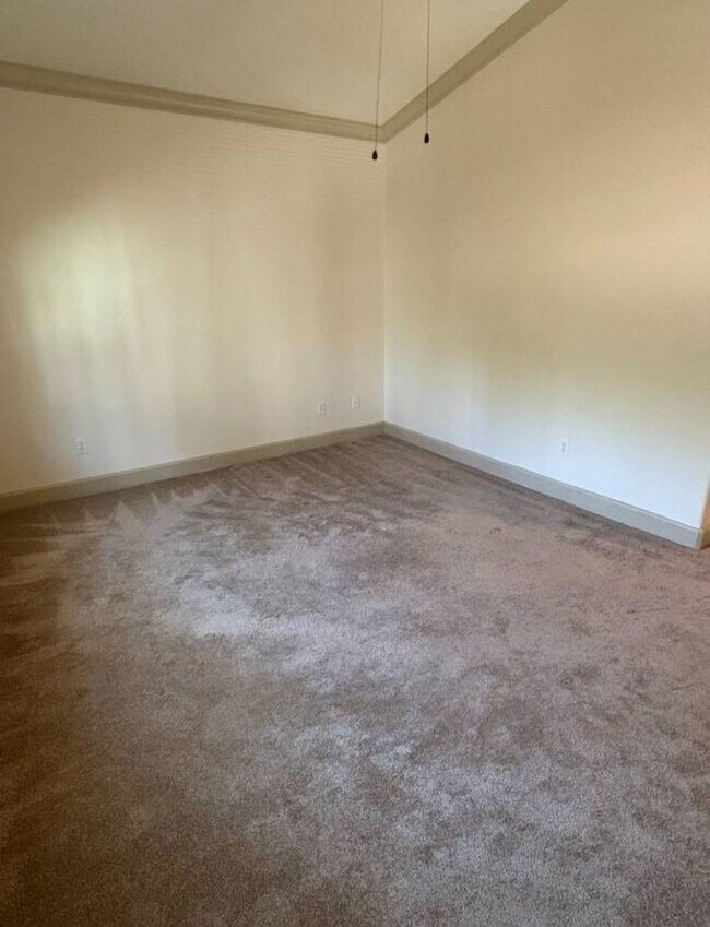 Building Photo - Charming 2BR Duplex in Stockton