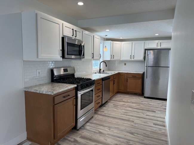 Building Photo - Beautiful, Fully Remodeled Two Bedroom Home