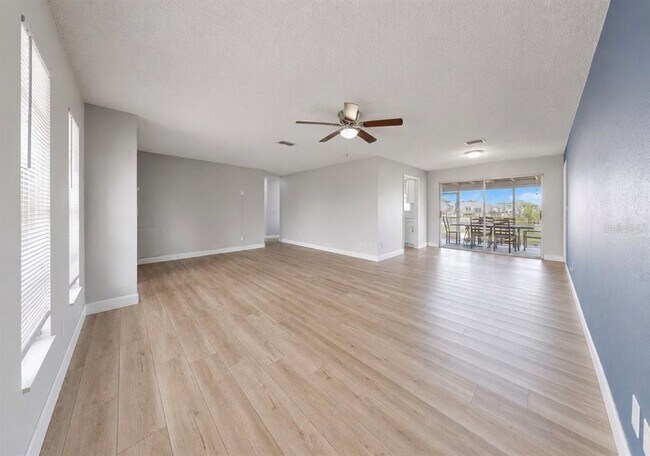 Building Photo - 1729 Bikini Ct