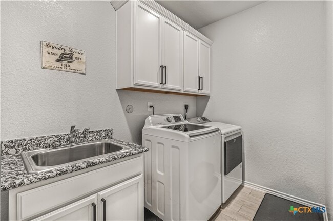 Building Photo - 5107 La Piedra Ln