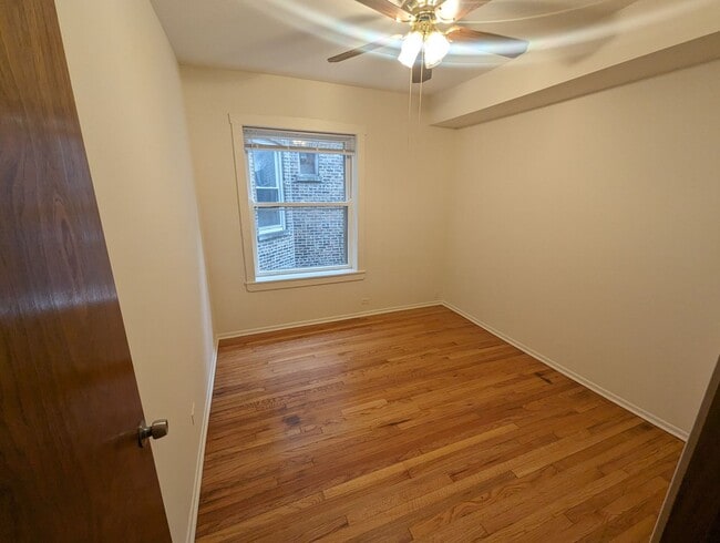 Building Photo - Updated Very Large 2 BR In Uptown