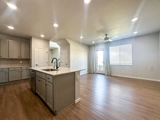 Building Photo - Alder Creek 3bd 2.5ba paired home for rent!