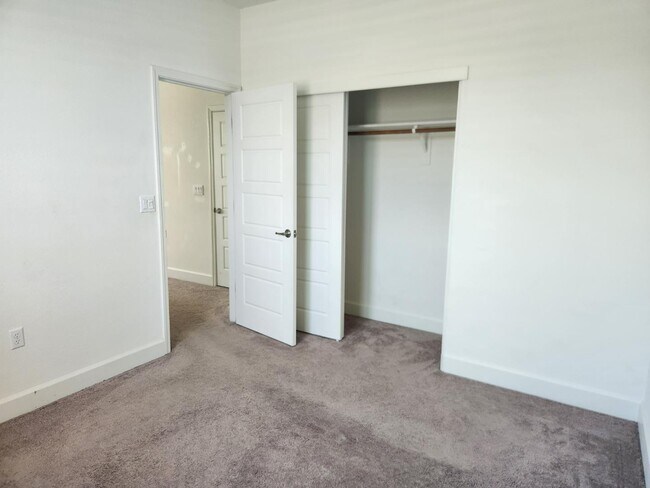 Building Photo - 3901 Watermist Way