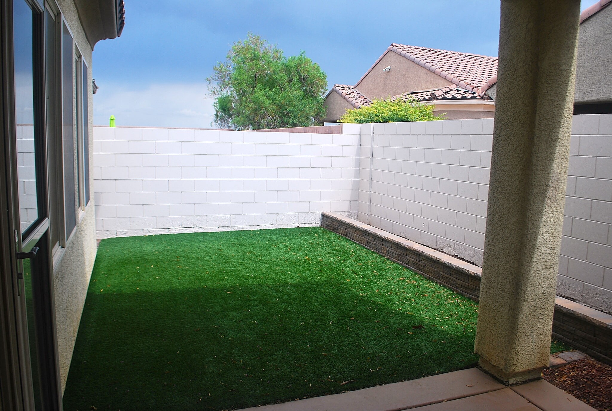 Artificial Turf Backyard - 6809 Palmetto Pines Ct