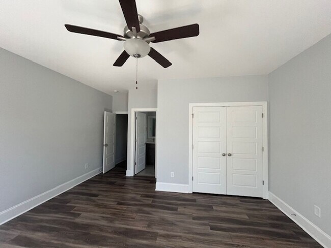 Building Photo - Experience Elegance and Privacy