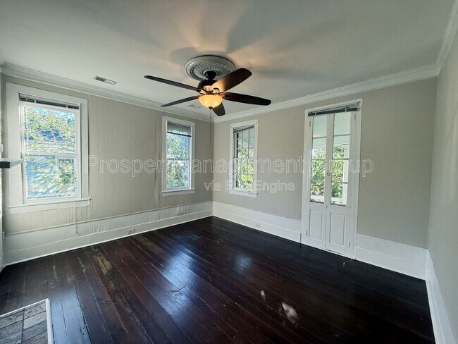 Building Photo - 70 Radcliffe St