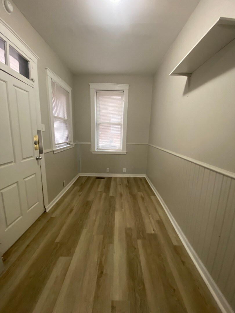 Building Photo - 917 Geyer Ave