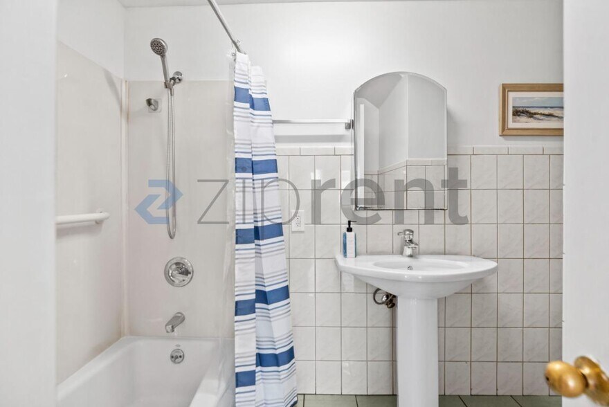 Building Photo - Unit