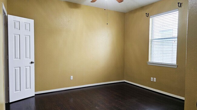 Building Photo - 211 Briar Trace Ln